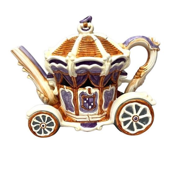 Disney Department 56 Cinderella's Carriage Teapot - Picture 3 of 11